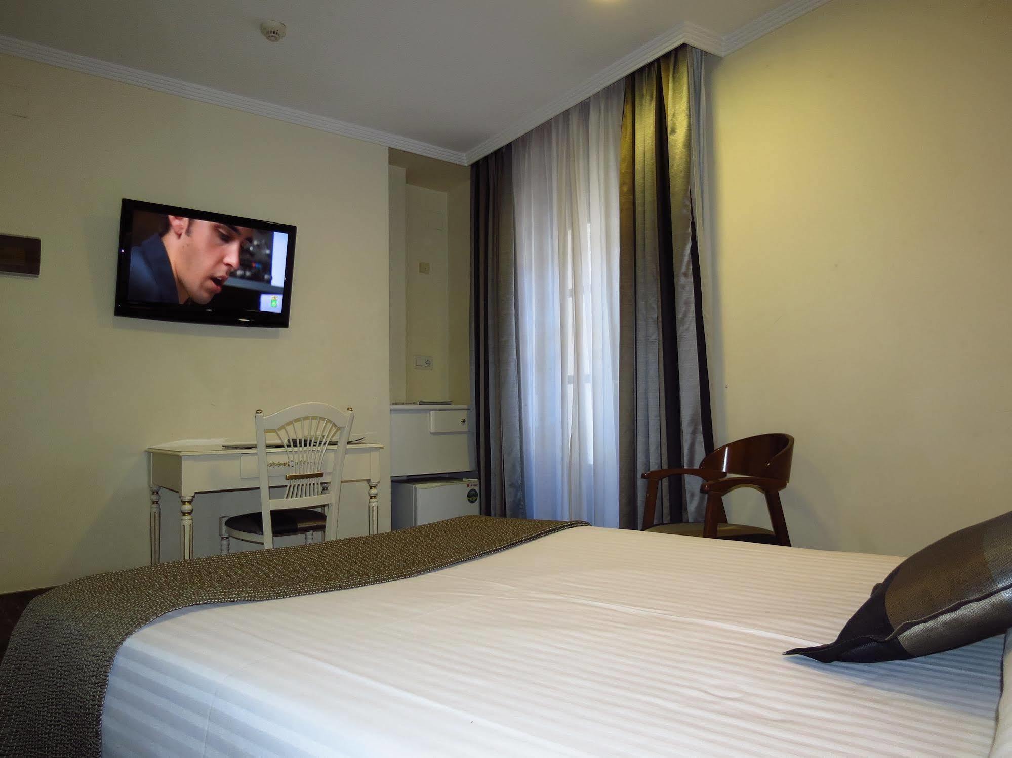 Hotel Boutique Catedral Valladolid Room photo